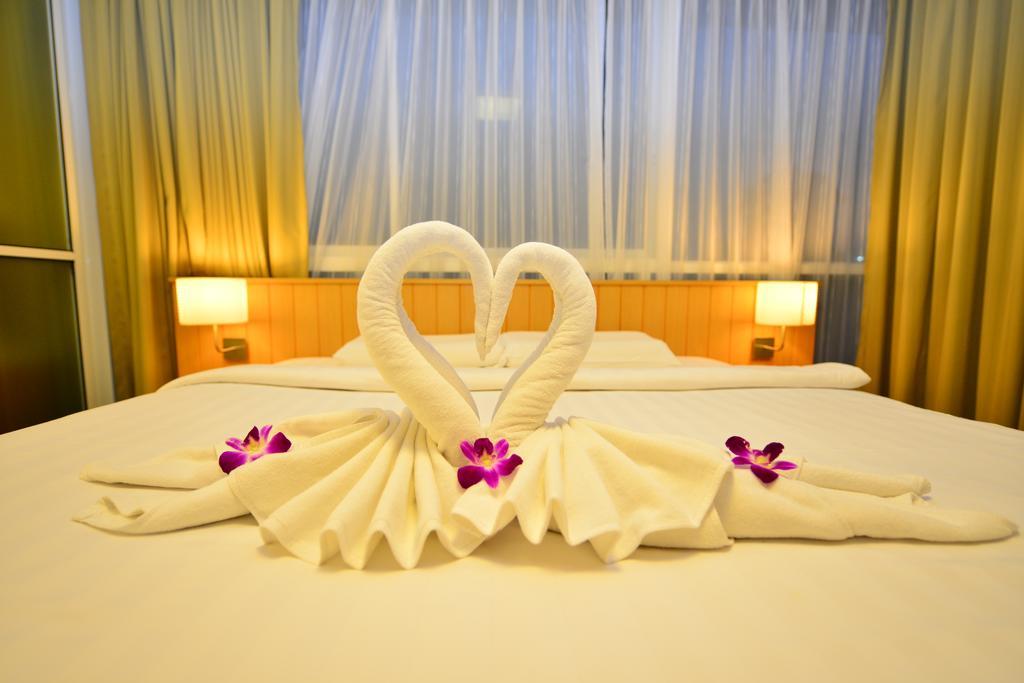 Modern Thai Suites Phuket Exterior photo