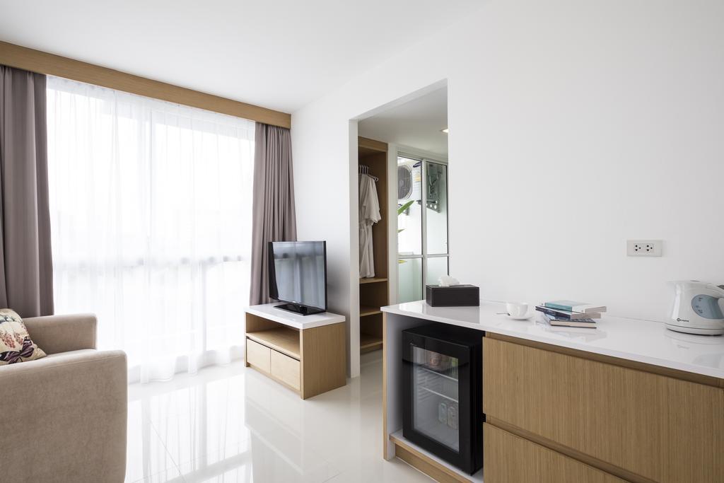 Modern Thai Suites Phuket Room photo