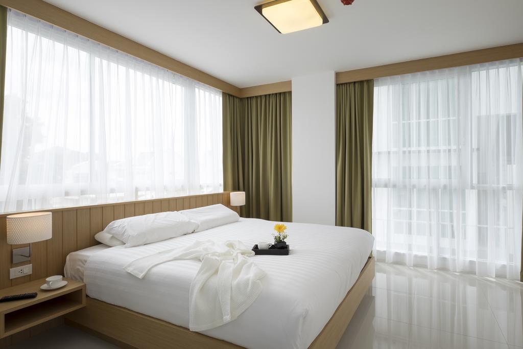 Modern Thai Suites Phuket Room photo