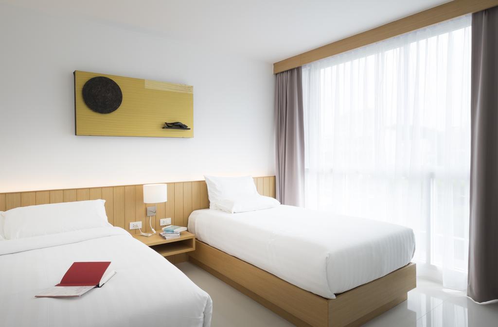 Modern Thai Suites Phuket Room photo